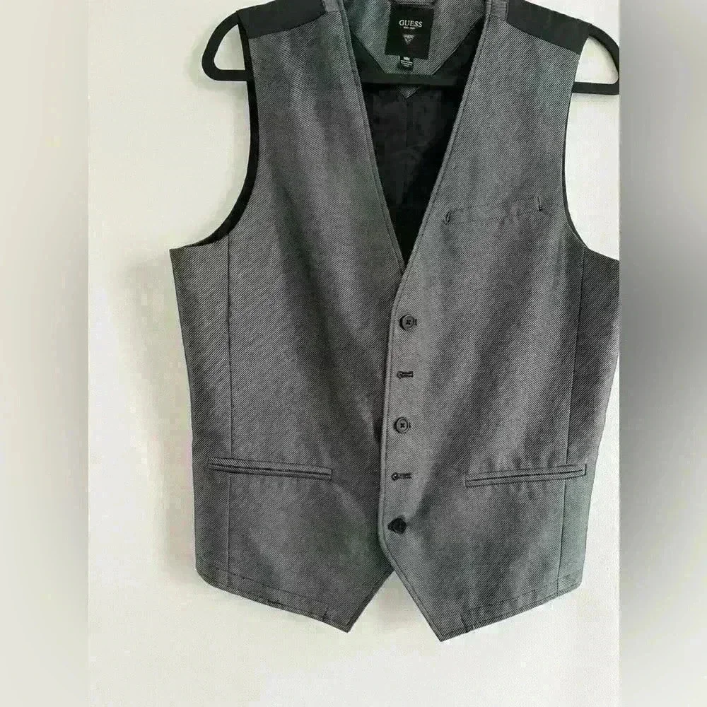 Guess grey vest button up
